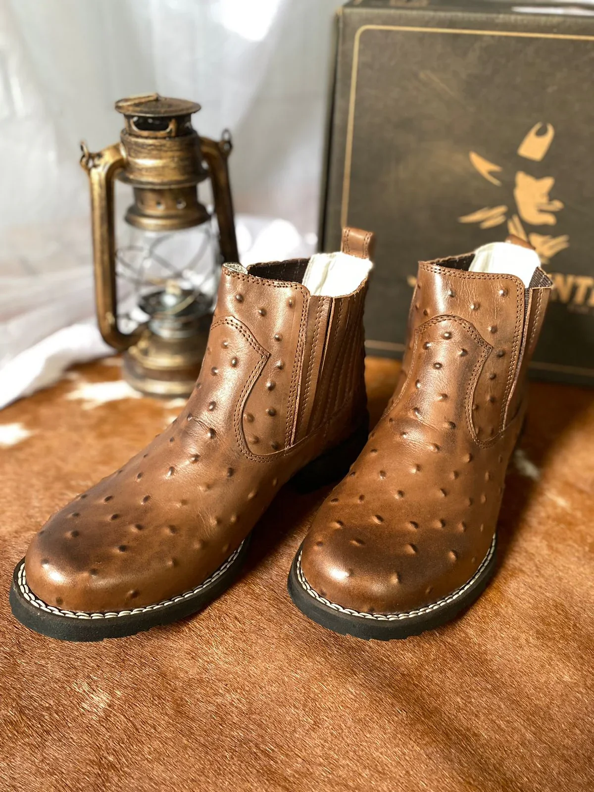 Bota Texana Cano Curto Couro, Avestruz Bico Redondo