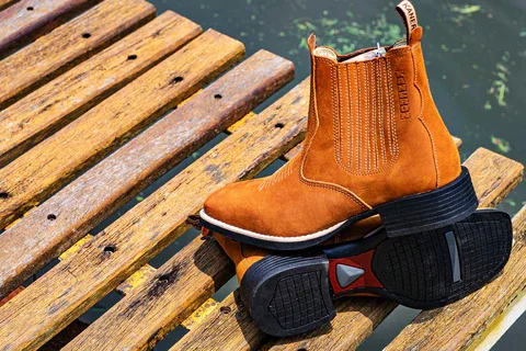 Botina Masculina Vira Francesa - Artesanal e Clássica