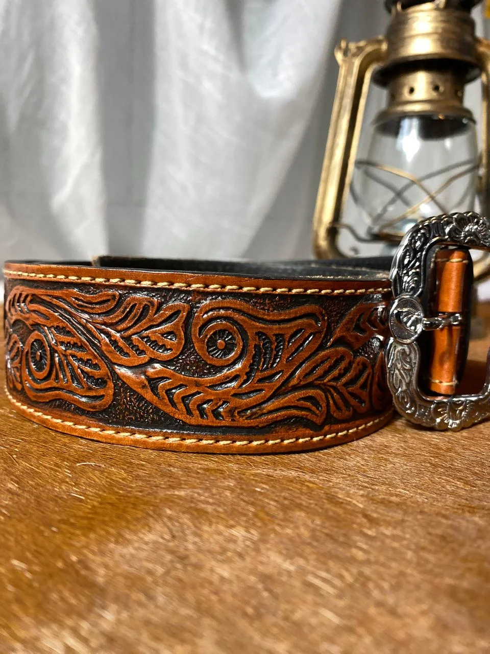 Cinta Masculina Couro Com Detalhes