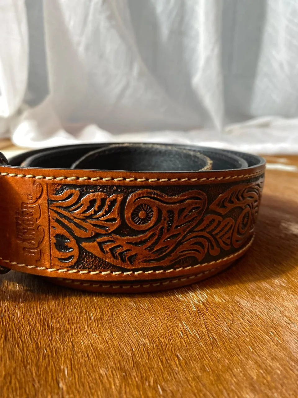 Cinta Masculina Couro Com Detalhes